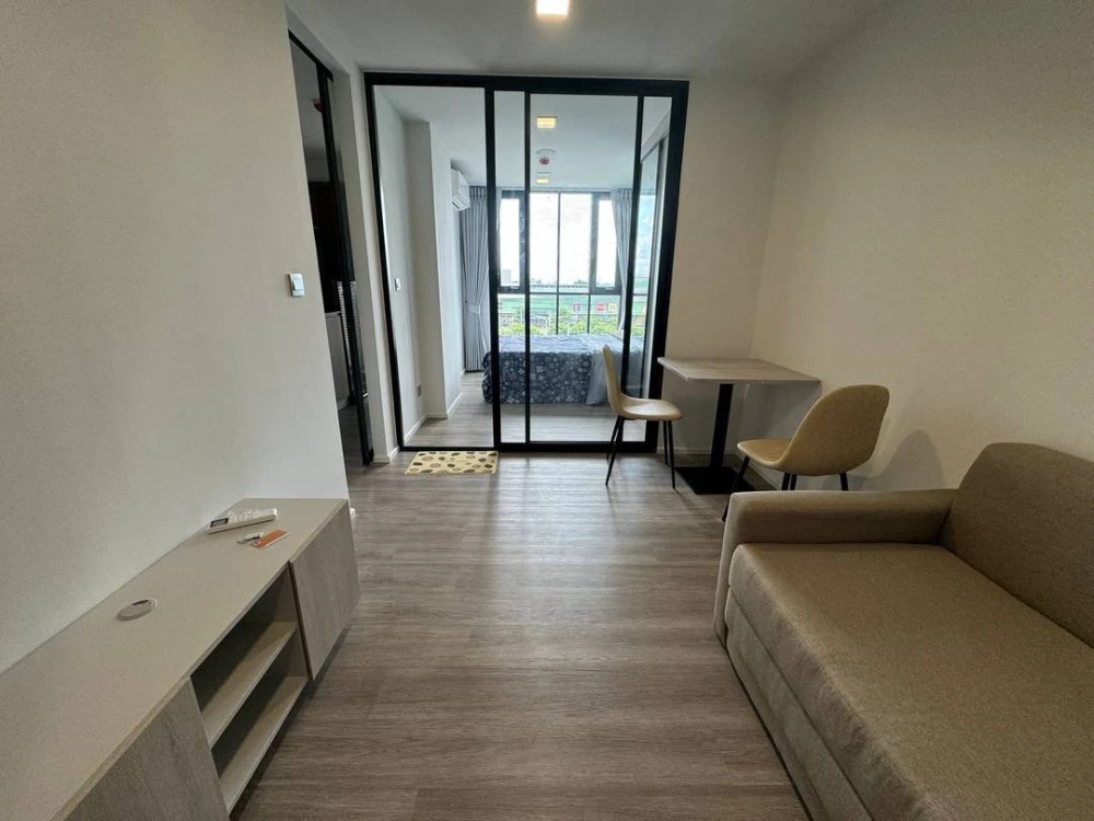 For rent: Atmoz Portrait Srisaman, a nice room, good location, comes with complete facilities, just bring your bags and move in.