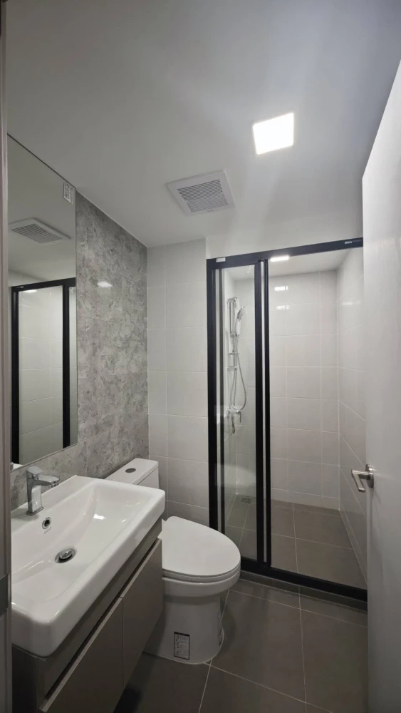 For rent: Atmoz Portrait Srisaman, ready-to-move-in room with full furniture, affordable price. Book now!