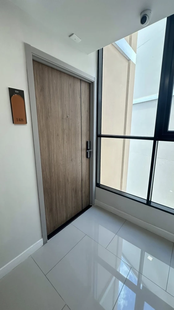 For rent: Atmoz portrait Srisaman, Building A, 6th floor, corner room, full natural light. Reserve now before it's gone.
