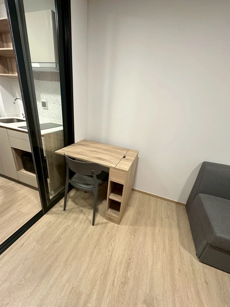 For rent: Atmoz Season Ladkrabang, 2nd floor, corner room, fully furnished, reserve now, hurry!