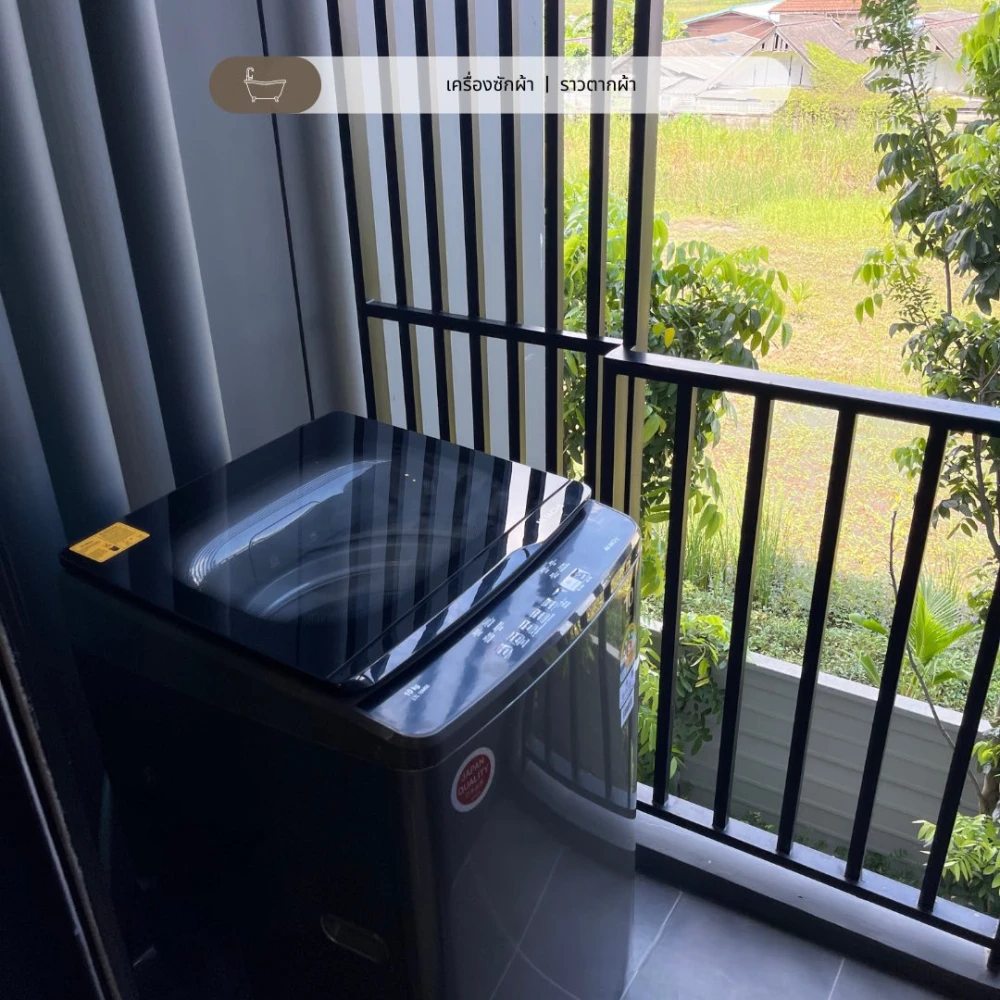 For rent: Atmoz Season Ladkrabang, Building B, 3rd floor, beautiful view, cool room, glass separating bedroom and kitchen. Reserve now.