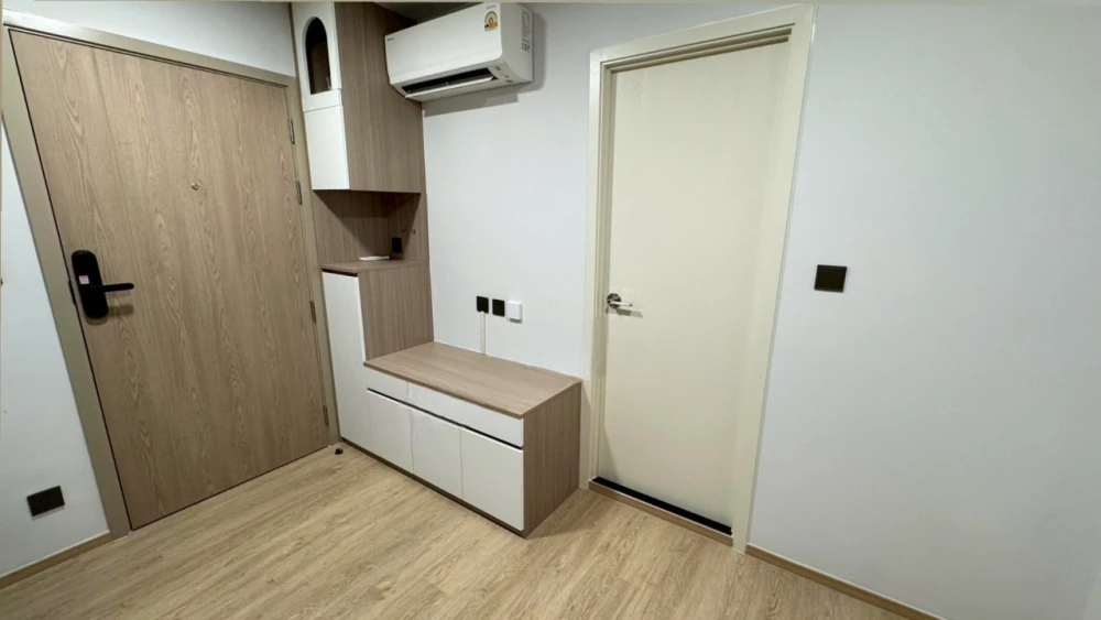 For rent: Atmoz Season Ladkrabang, north-facing room, not hot all day, sun protection film installed, comfortable living, saves on electricity bills,