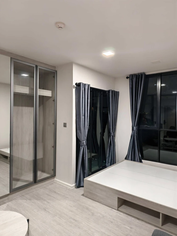 For rent: Atmoz Tropicana Bangna, 4th floor unit. Great location, convenient transportation, fully furnished. Don't miss out!