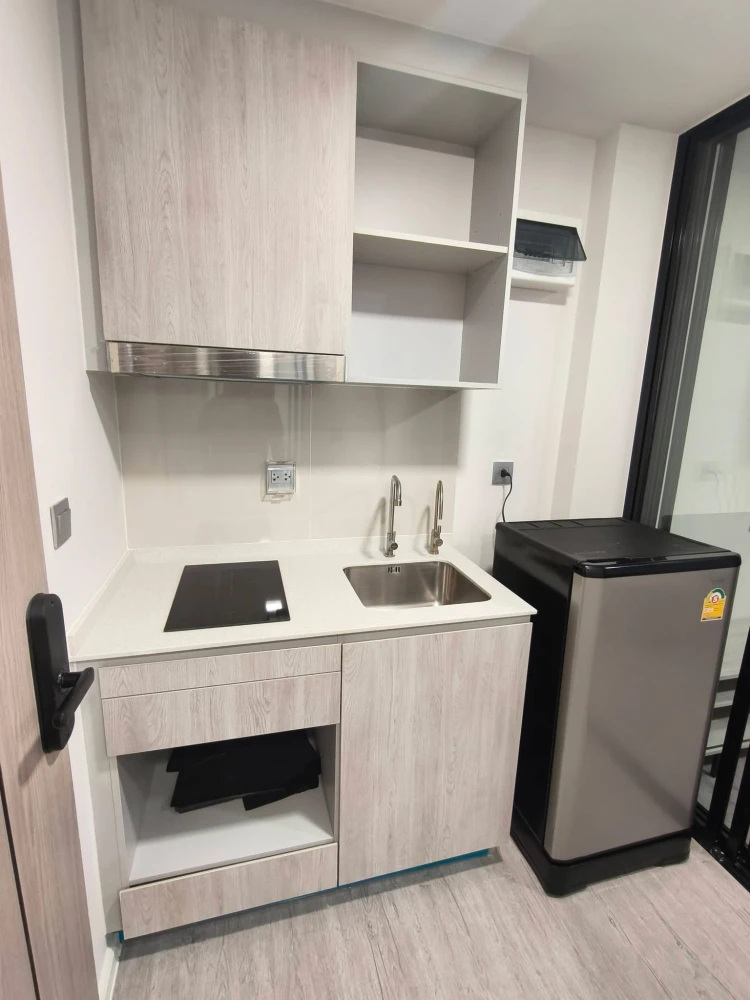 For rent: Atmoz Tropicana Bangna, 4th floor unit. Great location, convenient transportation, fully furnished. Don't miss out!