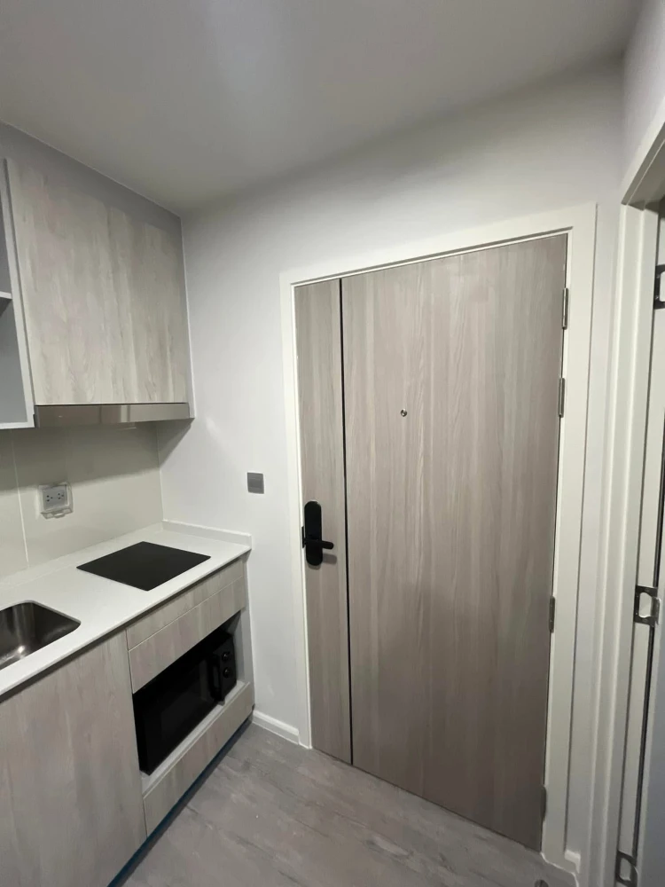 For rent: Atmoz Tropicana Bangna. Nice room, fully furnished with appliances. Just bring your personal belongings and move in! Book now before it's to