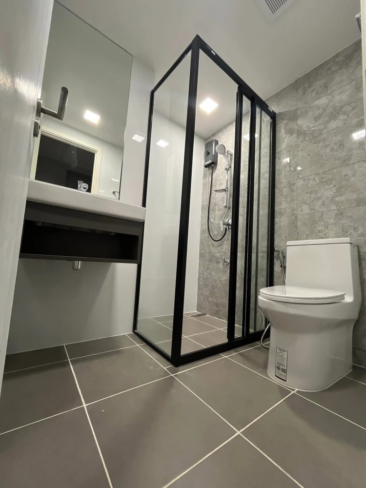 For rent: Atmoz Tropicana Bangna. Nice room, fully furnished with appliances. Just bring your personal belongings and move in! Book now before it's to