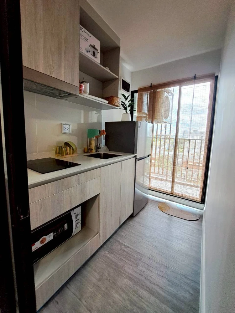 For rent: Atmoz Tropicana Bangna, private corner unit with unobstructed canal view, 6th floor, fully furnished and ready to move in. Book now!