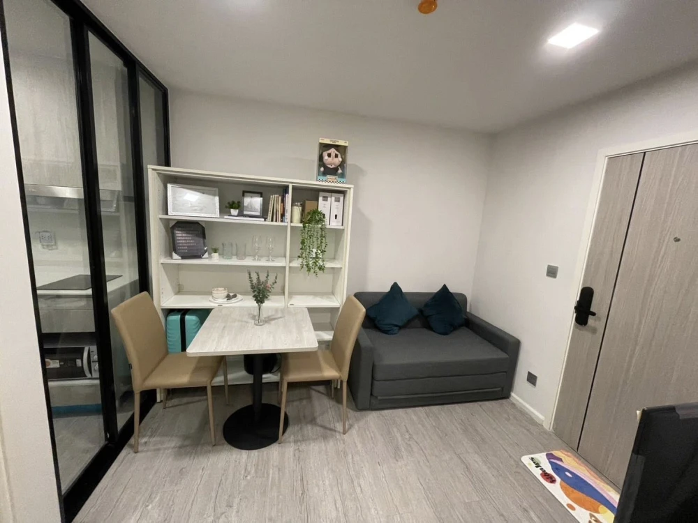 For rent: Atmoz Tropicana Bangna, Building C, 3rd floor, fully furnished with electrical appliances in the room, hurry up and grab it now!