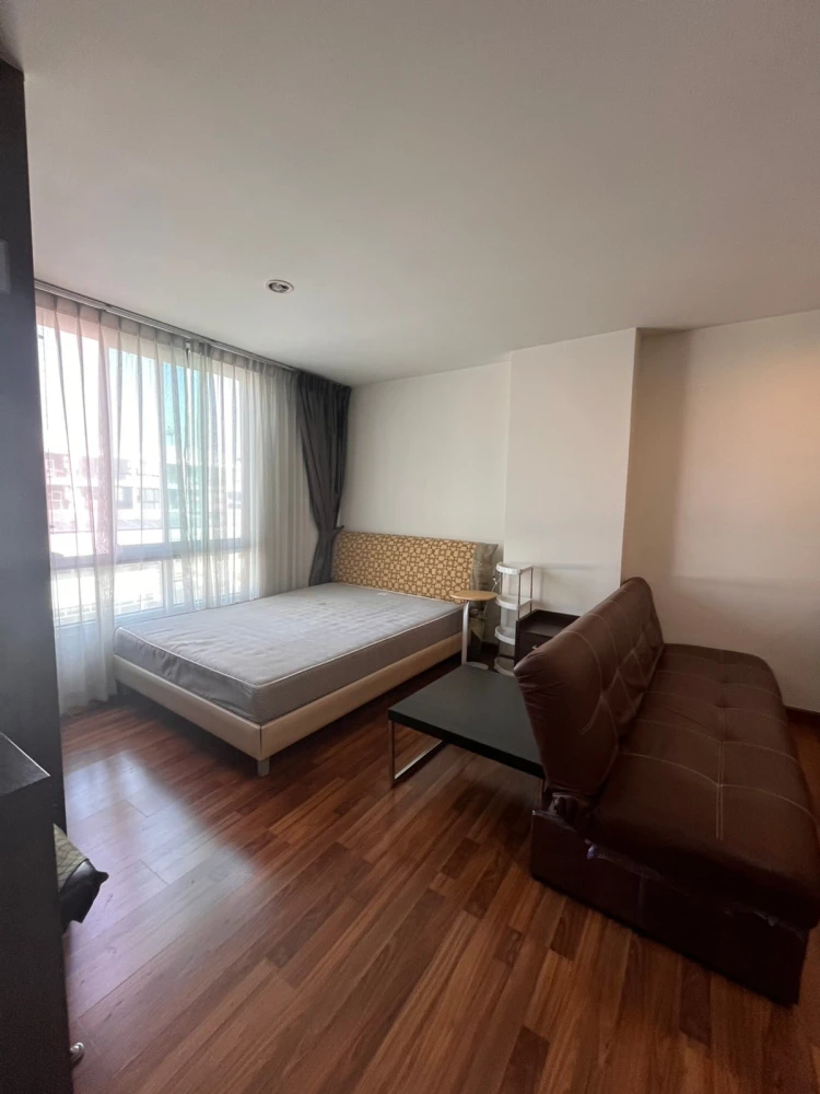 Apartment for rent at Atrium Phahol–Suthisarn, 7th floor. Nice room! Book now, don't miss out!