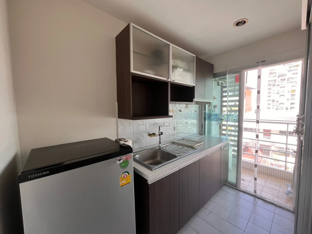 Apartment for rent at Atrium Phahol–Suthisarn, 7th floor. Nice room! Book now, don't miss out!