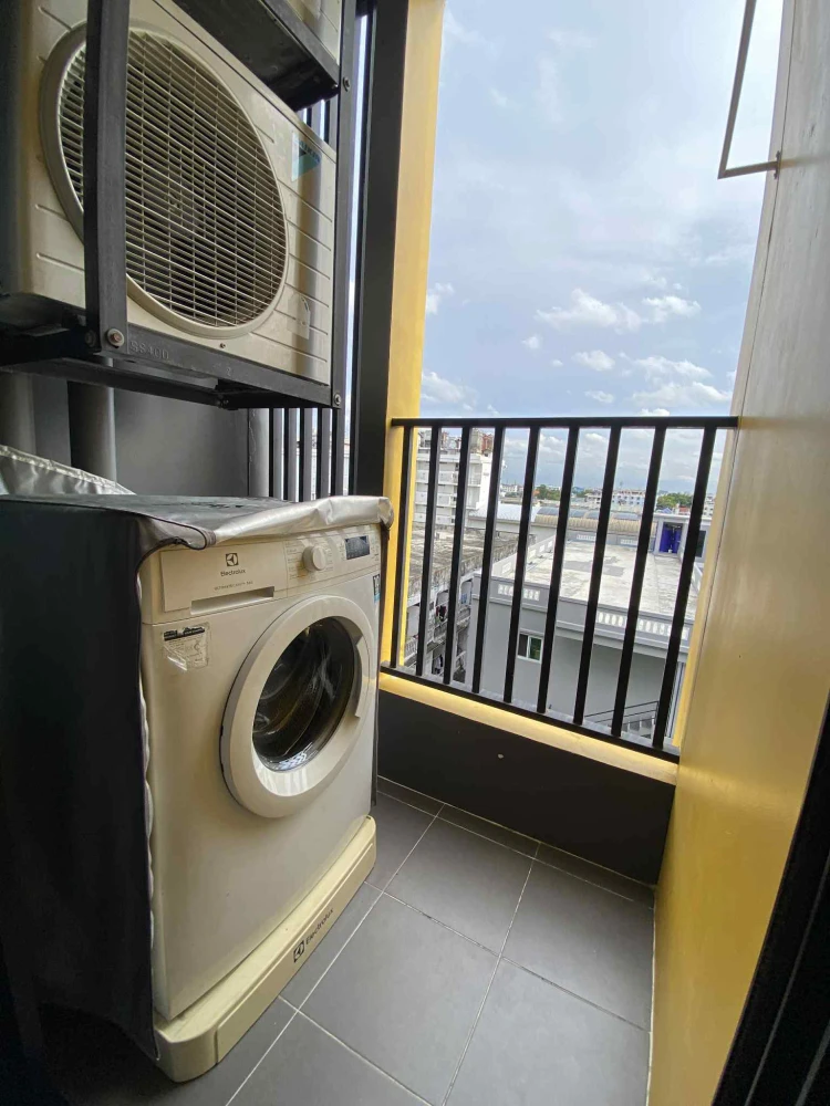 For rent: Attitude BU 2 bedrooms, good location, comes with furniture and complete amenities, just bring your bags and move in!