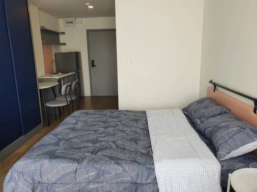 For rent: Attitude BU, a lovely room on the 7th floor, fully furnished, complete with furniture and appliances. Just bring your bags and move in!
