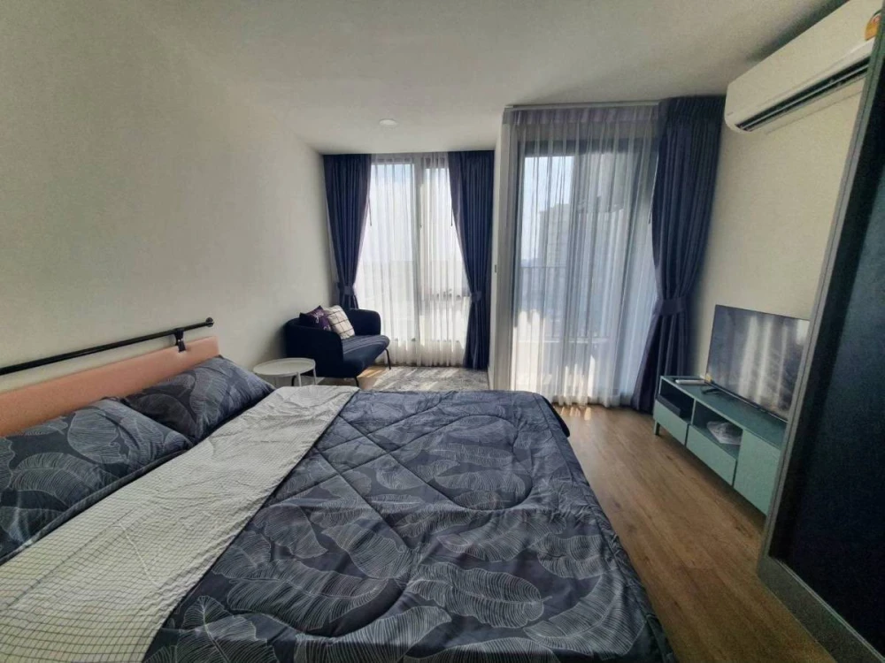 For rent: Attitude BU, a lovely room on the 7th floor, fully furnished, complete with furniture and appliances. Just bring your bags and move in!