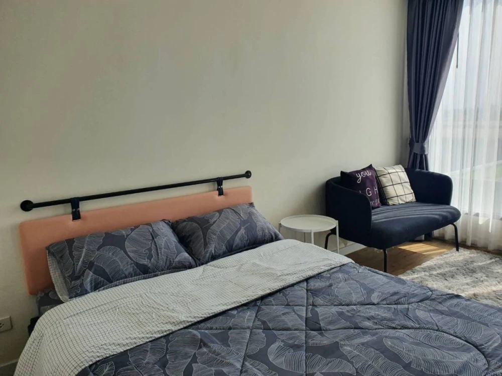 For rent: Attitude BU, a lovely room on the 7th floor, fully furnished, complete with furniture and appliances. Just bring your bags and move in!