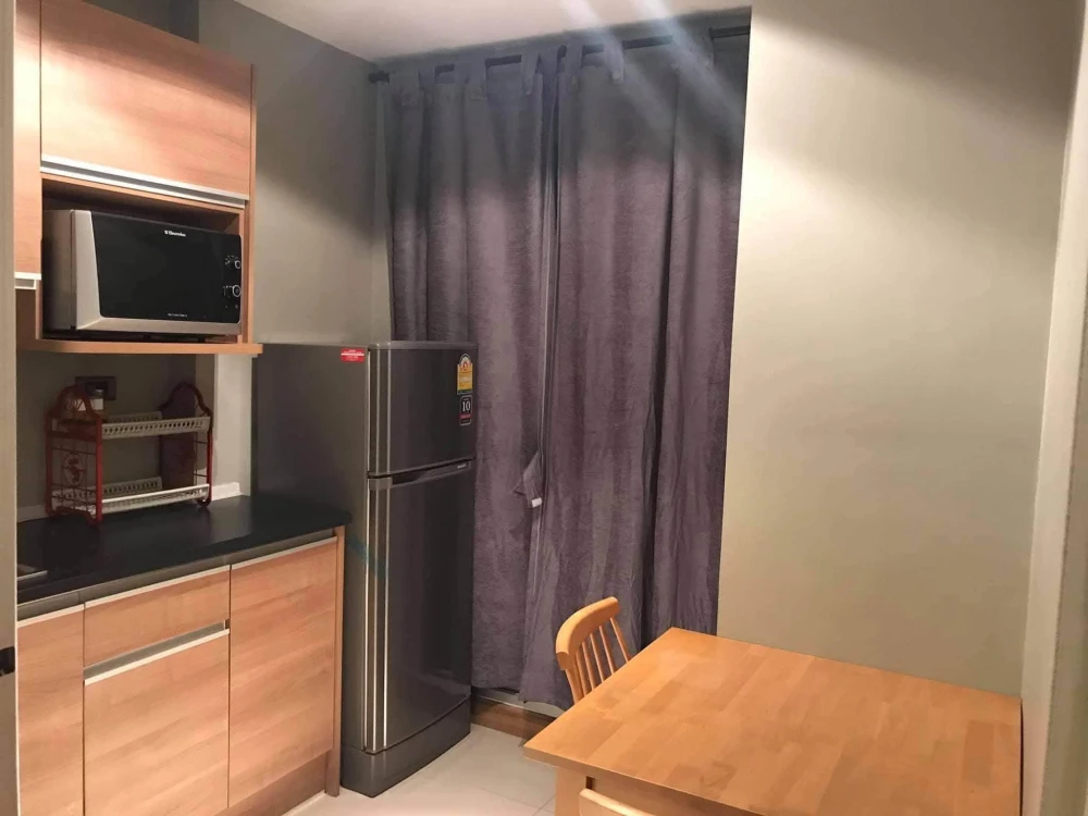 For rent: August Condo - Charoenkrung 80. Very spacious unit with plenty of living area, fully furnished. Book now!