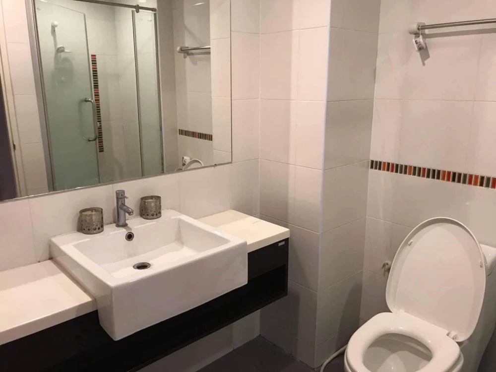 For rent: August Condo - Charoenkrung 80. Very spacious unit with plenty of living area, fully furnished. Book now!