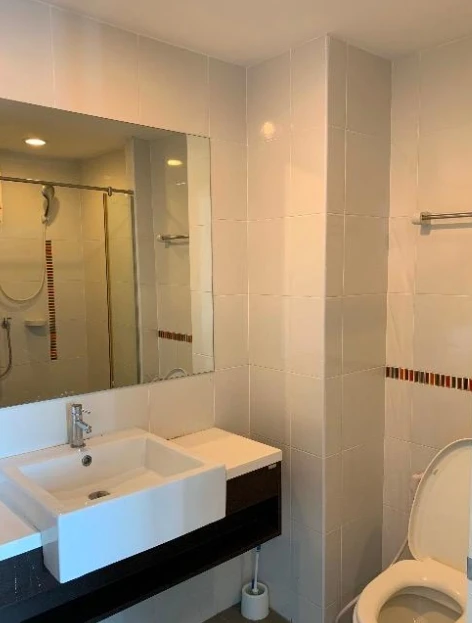 For rent: August Rama 3–Chareonkrung, 8th floor, pool view, fully furnished, ready to move in, reserve now, urgently.