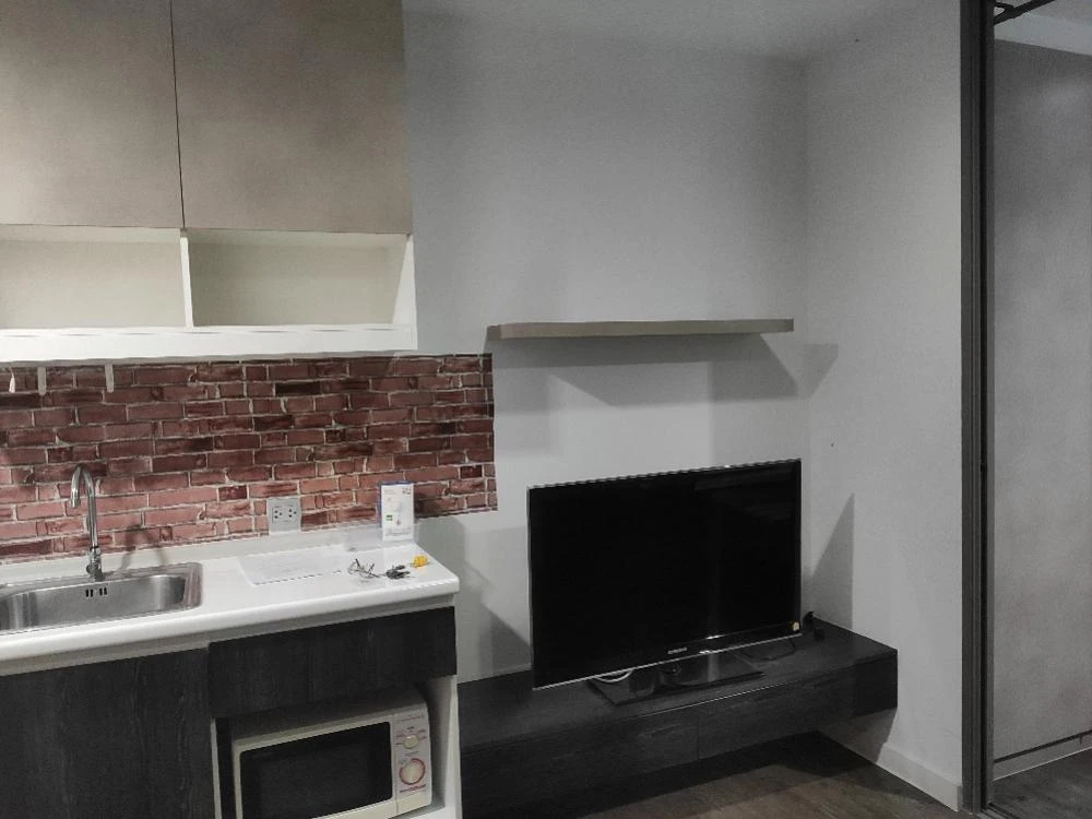 For rent: B Campus Prachachuen, 4th floor, partitioned room, fully furnished, ready to move in, reserve now.