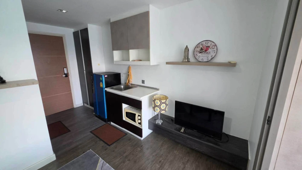 For Rent: B Campus Prachachuen, 8th-floor unit. Fully furnished—just bring your suitcase and move right in!