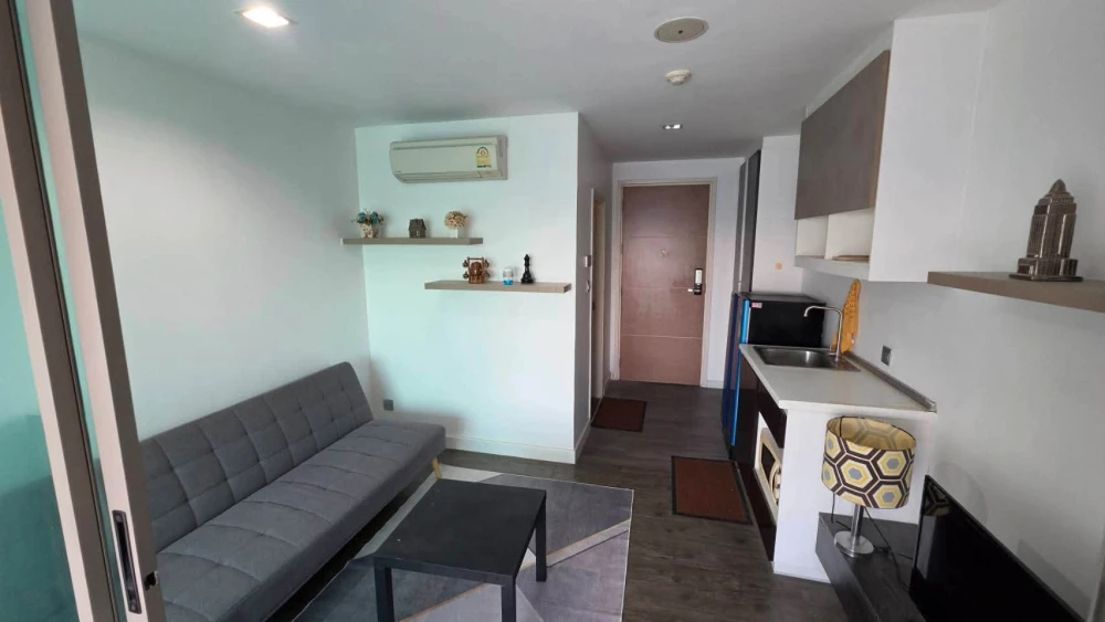 For Rent: B Campus Prachachuen, 8th-floor unit. Fully furnished—just bring your suitcase and move right in!
