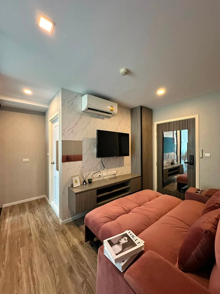 For rent: B-Loft Lite Sukhumvit 115. A lovely unit with high-quality wallpaper and fully furnished. Book now!