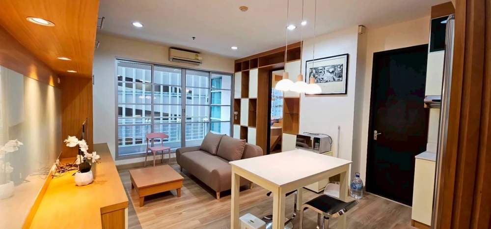 For rent: Baan Klang Krung Siam-Pathumwan, 7th floor, fully furnished, nice room, reserve now, hurry!