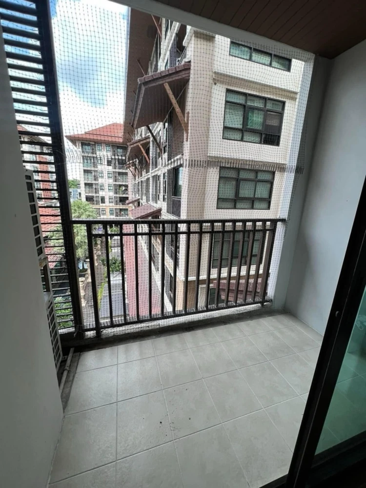 For rent: Baan Navatara, 5th floor, pool view, fully furnished, reserve now, hurry!
