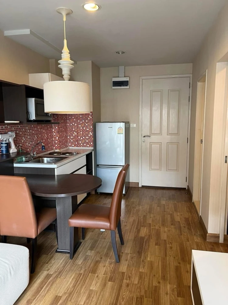 For rent: Baan Navatara, 5th floor, pool view, fully furnished, reserve now, hurry!