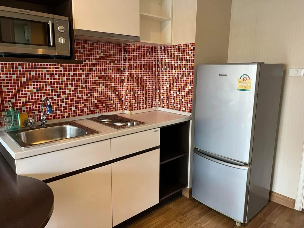 For rent: Baan Navatara, 5th floor, pool view, fully furnished, reserve now, hurry!