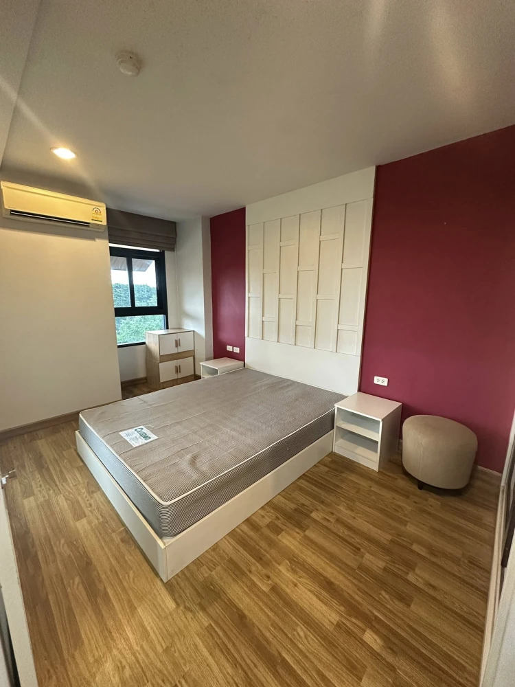 For rent Baan Navatara, a lovely room, comes with complete furniture and electrical appliances. Just bring your bags and move in.
