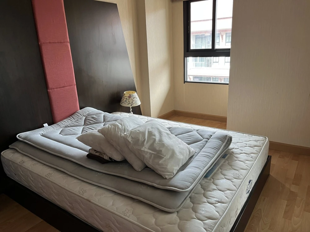 For rent at Baan Navatara: a nice room with full furnishings at an affordable price. Book now!