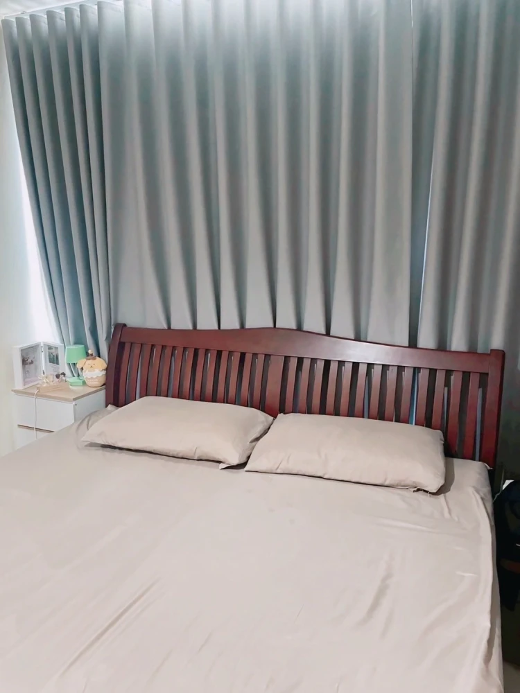 For rent Baan Pathumwan, spacious room, lots of usable space, comes with complete furniture. Don't miss out on this great deal.