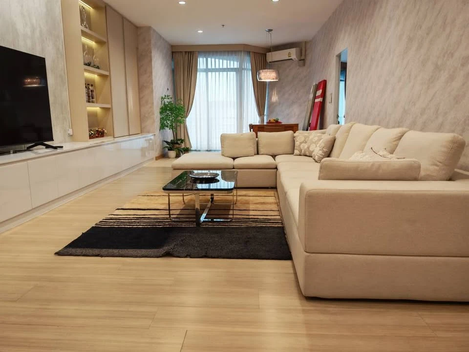 For rent: Baan Sathorn-Chaophraya, 3 bedrooms, spacious living area, great location, beautiful view. Book now!