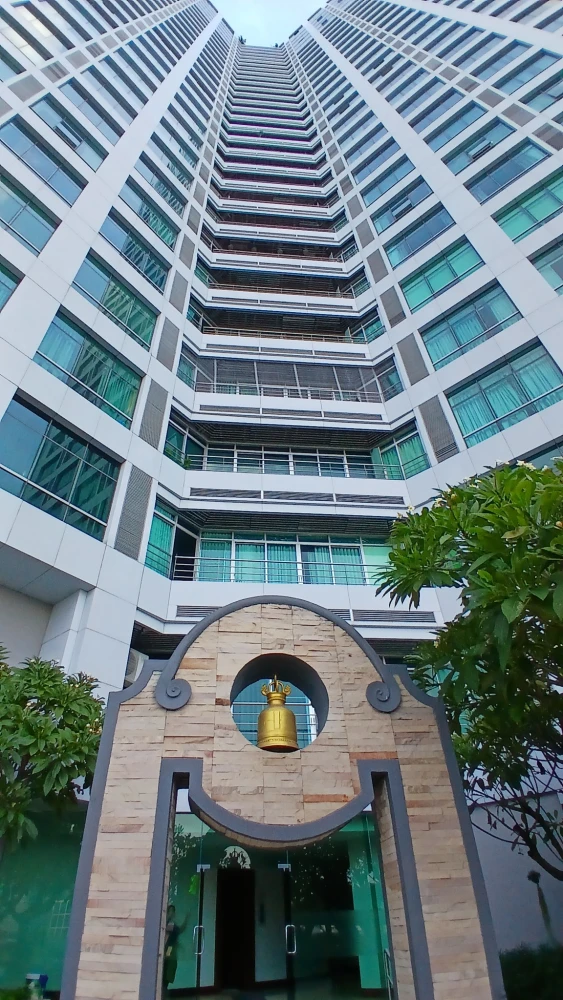 For rent: Baan Sathorn-Chaophraya, high floor, fully furnished, spacious and comfortable room. Reserve now, don't miss out+++