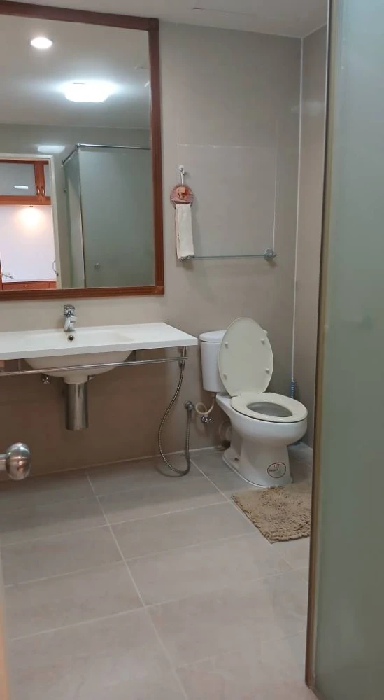 For rent: Baan Sathorn-Chaophraya, high floor, fully furnished, spacious and comfortable room. Reserve now, don't miss out+++