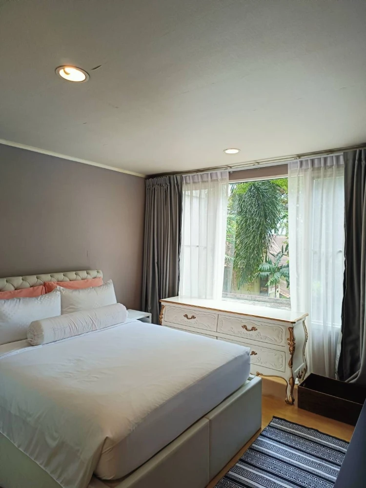 Baan Siri Ruedee for rent, spacious and comfortable room, fully furnished, reserve now, hurry!