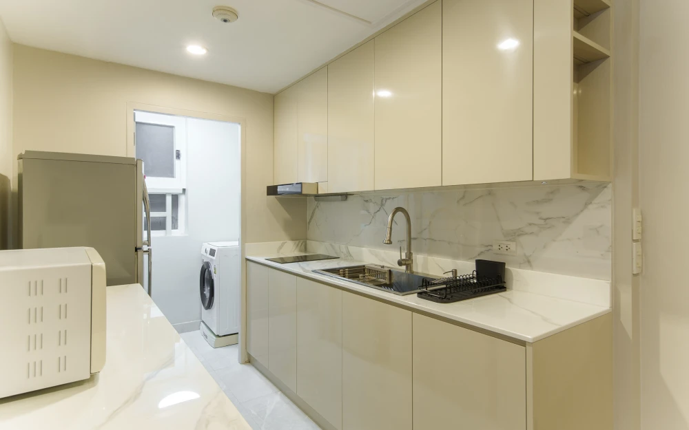 For rent: BAAN SIRI Sukhumvit Soi 10, 3rd floor, garden view, quiet and private, well-furnished, reserve now!