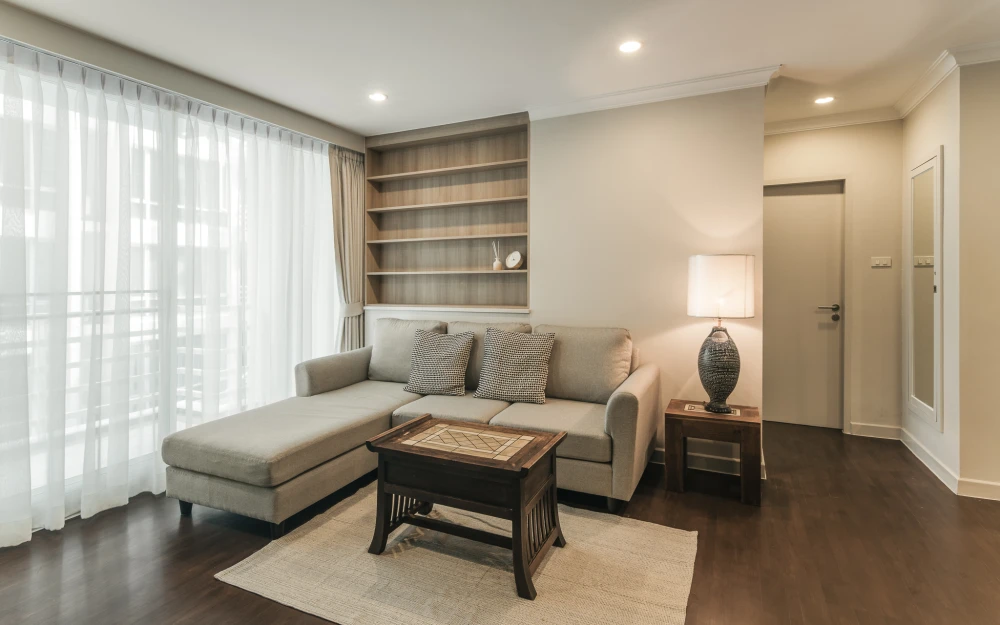 For rent: BAAN SIRI Sukhumvit Soi 10, 3rd floor, garden view, quiet and private, well-furnished, reserve now!
