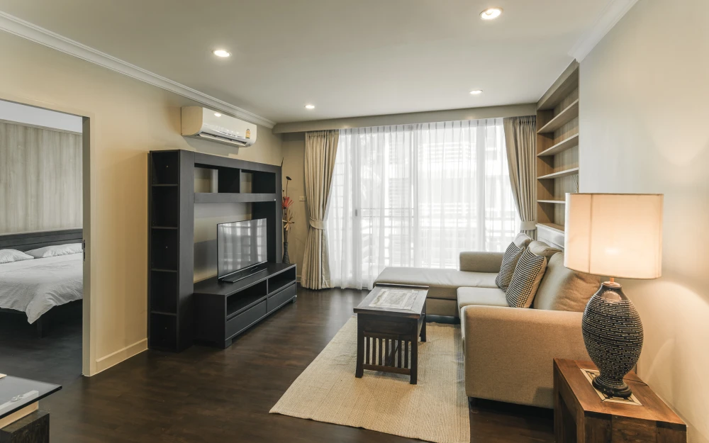 For rent: BAAN SIRI Sukhumvit Soi 10, 3rd floor, garden view, quiet and private, well-furnished, reserve now!
