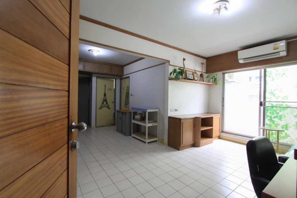For rent: Baan Suan Thon PhutthaBucha 47, 2nd floor unit, fully furnished with appliances. Don't miss out!