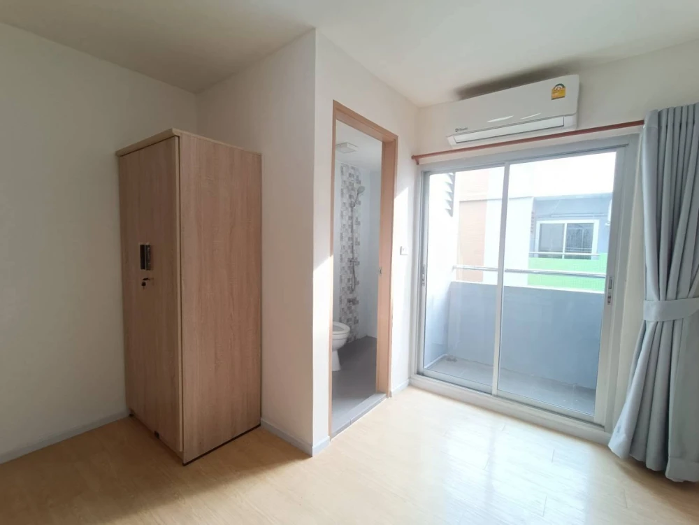 For rent: Bangkae City Condo 1-2. Comfortable rooms with complete amenities. Don't miss out!