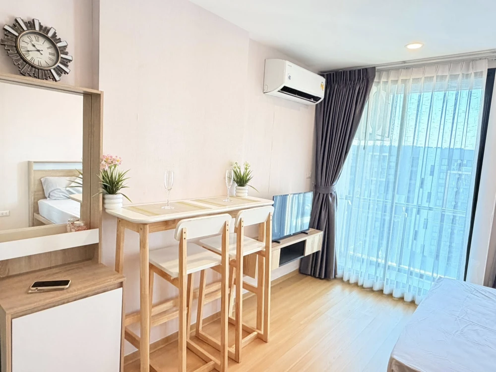 For rent: Bangkok Horizon Lite @ Phetkasem 48, 8th floor, fully furnished, very livable. Book now!