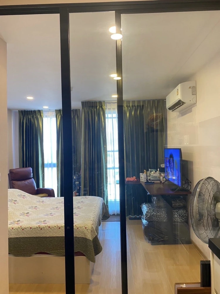 For rent: Bangkok Horizon Lite @ Phetkasem 48, a nice room, good location, fully furnished, at a great price. Don't miss it.