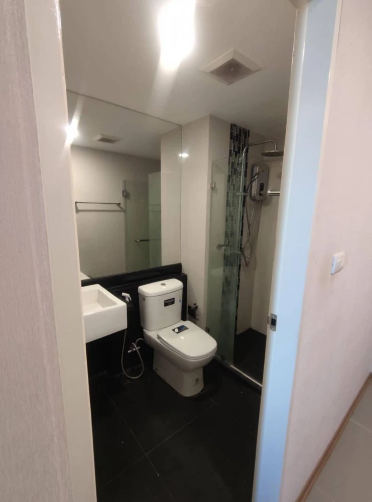 For rent: Bangkok Horizon Lite @ Phetkasem 48, a nice room, fully furnished, just bring your bags and move in.