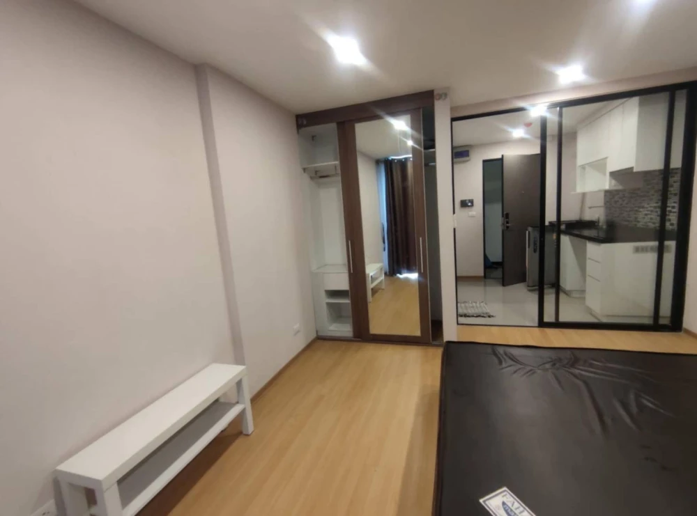 For rent: Bangkok Horizon Lite @ Phetkasem 48, a nice room, fully furnished, just bring your bags and move in.