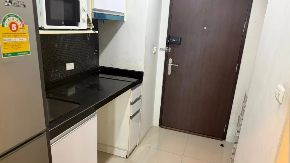 For rent: Bangkok Horizon P48, a room decorated in a minimalist style, bright and clean white, ready to move in.