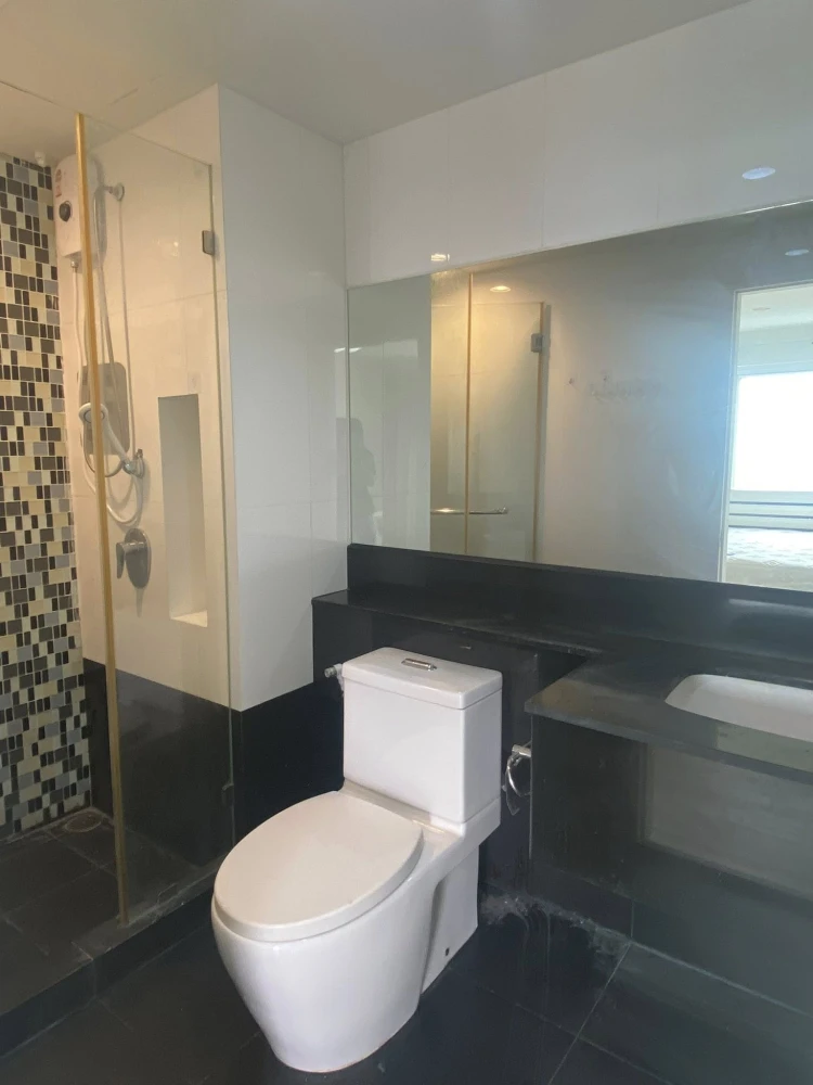 For rent: Bangkok Horizon Phetkasem. Nice room, fully furnished, high floor, affordable price. Book now!