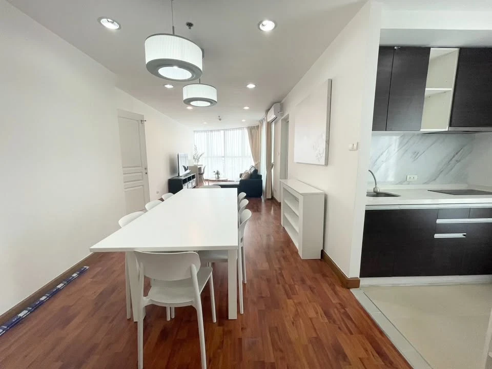 For rent: Bangkok Horizon Ramkhamhaeng. The room is on a very high floor. Fully furnished. Beautiful view. You can't miss this opportunity to reserve.