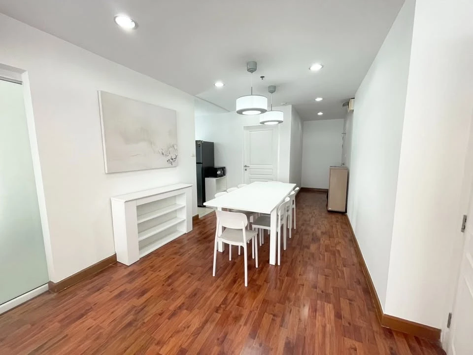 For rent: Bangkok Horizon Ramkhamhaeng. The room is on a very high floor. Fully furnished. Beautiful view. You can't miss this opportunity to reserve.