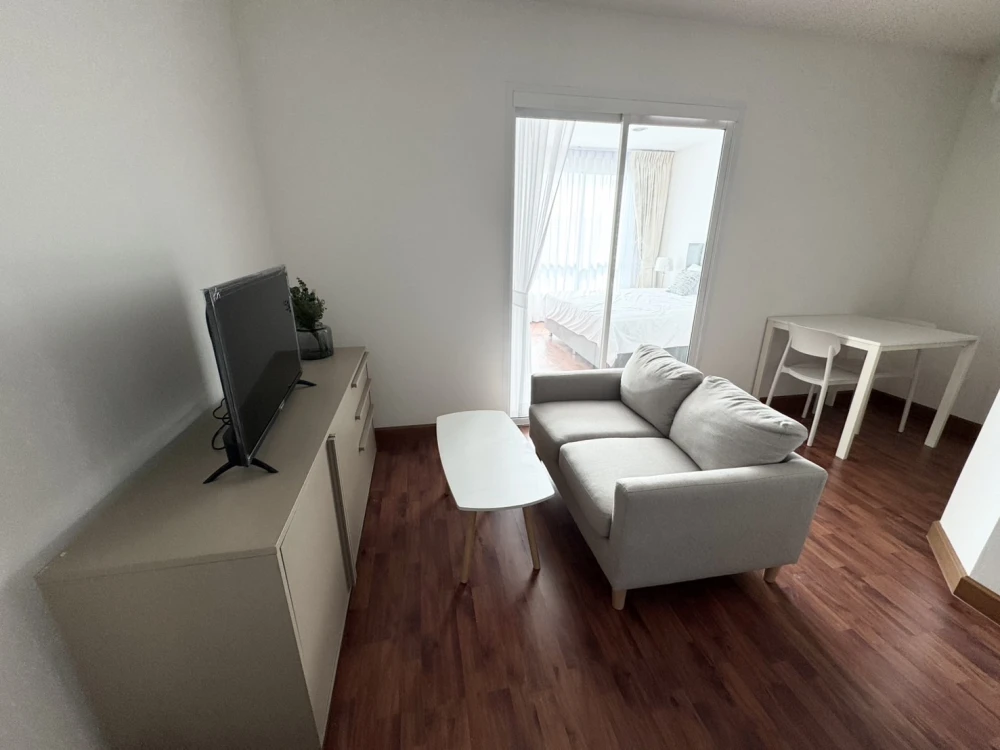 For rent: Bangkok Horizon Ramkhamhaeng, fully furnished, beautiful view, high floor, just bring your belongings and move in.